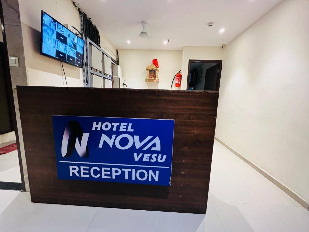 Hotel Nova Vesu スーラト エクステリア 写真